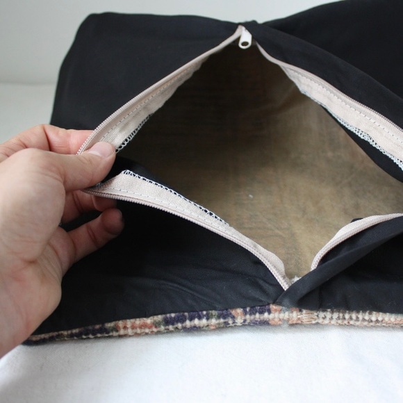 Antique kilim rug pillow - Picture 6 of 6